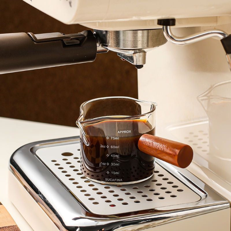 Kreativer Mini-Milchkännchen mit Holzgriff, Kaffeeweißer aus Glas für Espresso