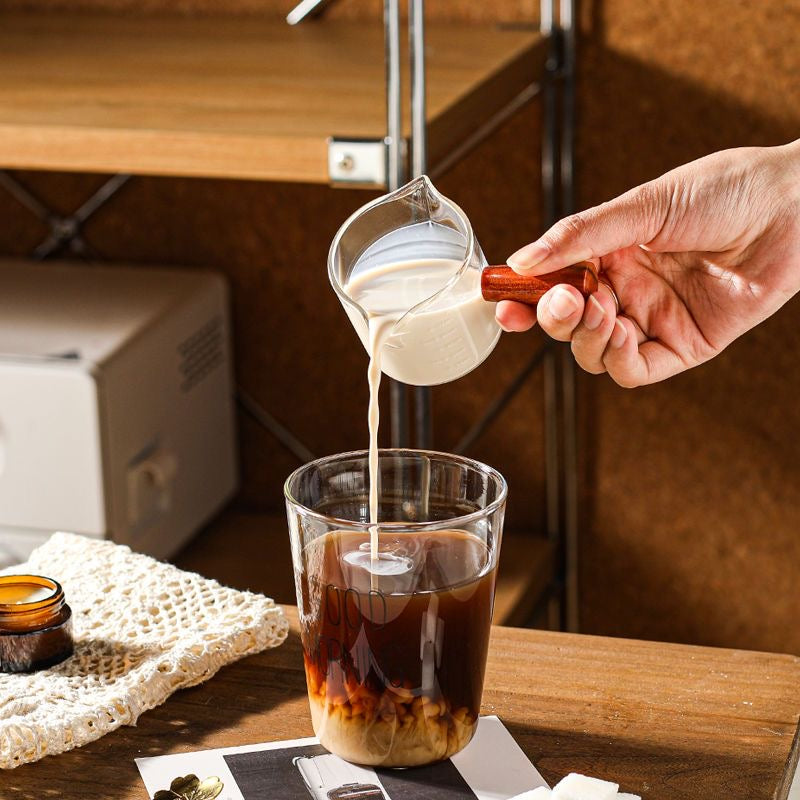 Kreativer Mini-Milchkännchen mit Holzgriff, Kaffeeweißer aus Glas für Espresso