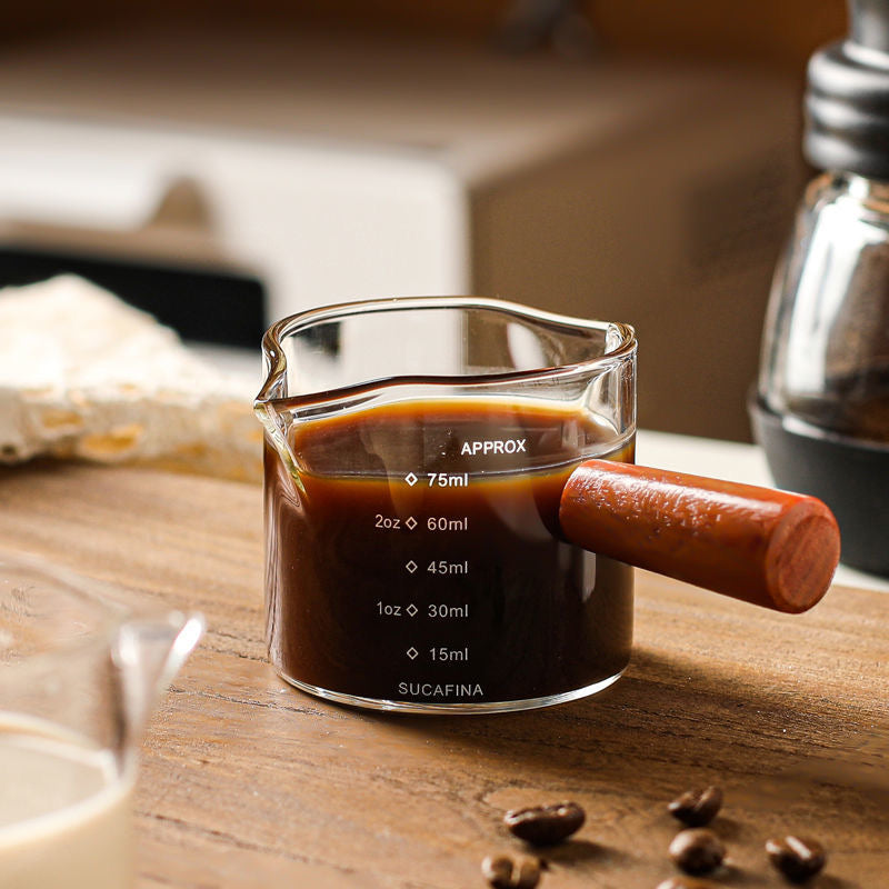 Kreativer Mini-Milchkännchen mit Holzgriff, Kaffeeweißer aus Glas für Espresso